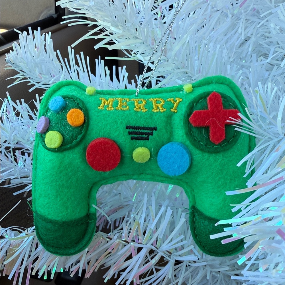 NWT Set of 5 Green Felt Game Controller Ornaments